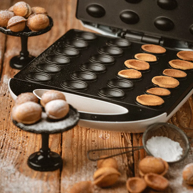 Aparat Nut Maker AD 3039 Alb Adler