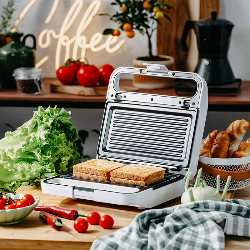 Sandwich Maker 2 in 1 AD 3070 Alb Adler